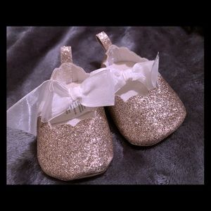 Baby girl crib shoes